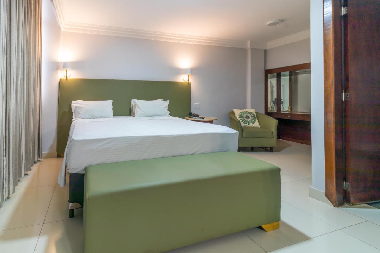 Umuarama Plaza Hotel Goiânia Exterior foto