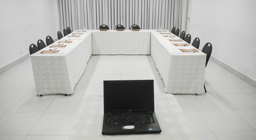 Umuarama Plaza Hotel Goiânia Exterior foto